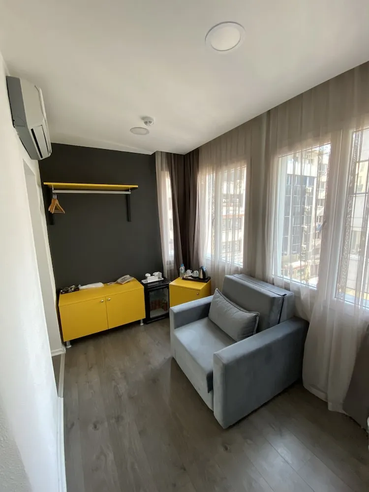 Superior Oda, Balkon