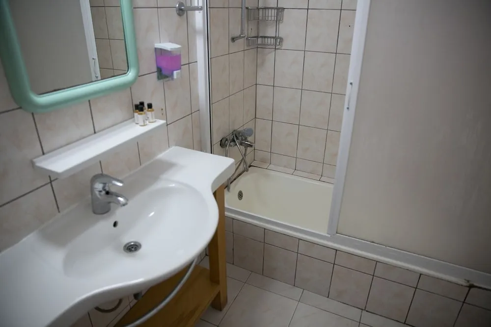 Standard Üç Kişilik Oda, 1 Yatak Odası, Sigara İçilebilir
