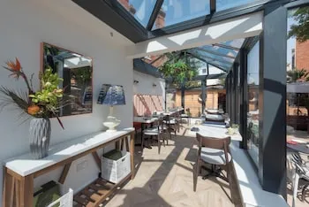 Florence House Hotel & Restaurant