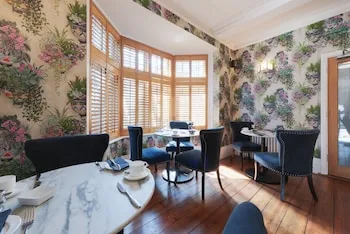 Florence House Hotel & Restaurant