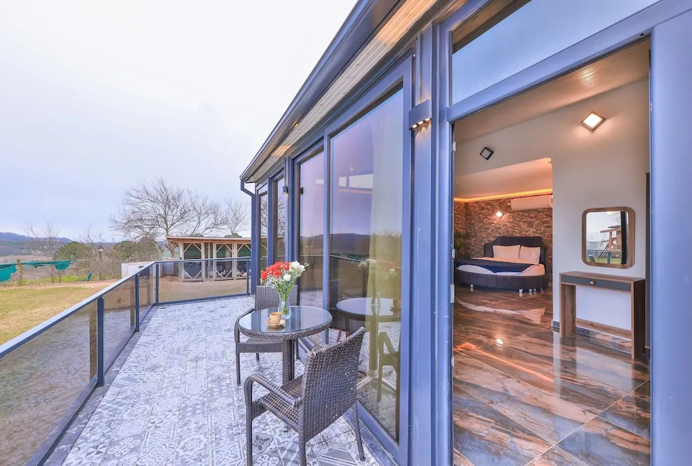 Deluxe Oda, Sıcak Su Küveti, Havuz Manzaralı