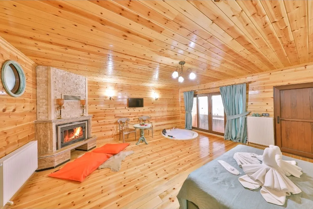 SOMINELI JAKUZILI BUNGALOW ODA