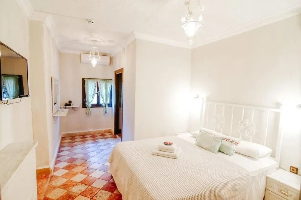 Luxury Tek Büyük veya İki Ayrı Yataklı Oda
