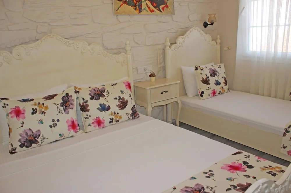 Standard Üç Kişilik Oda