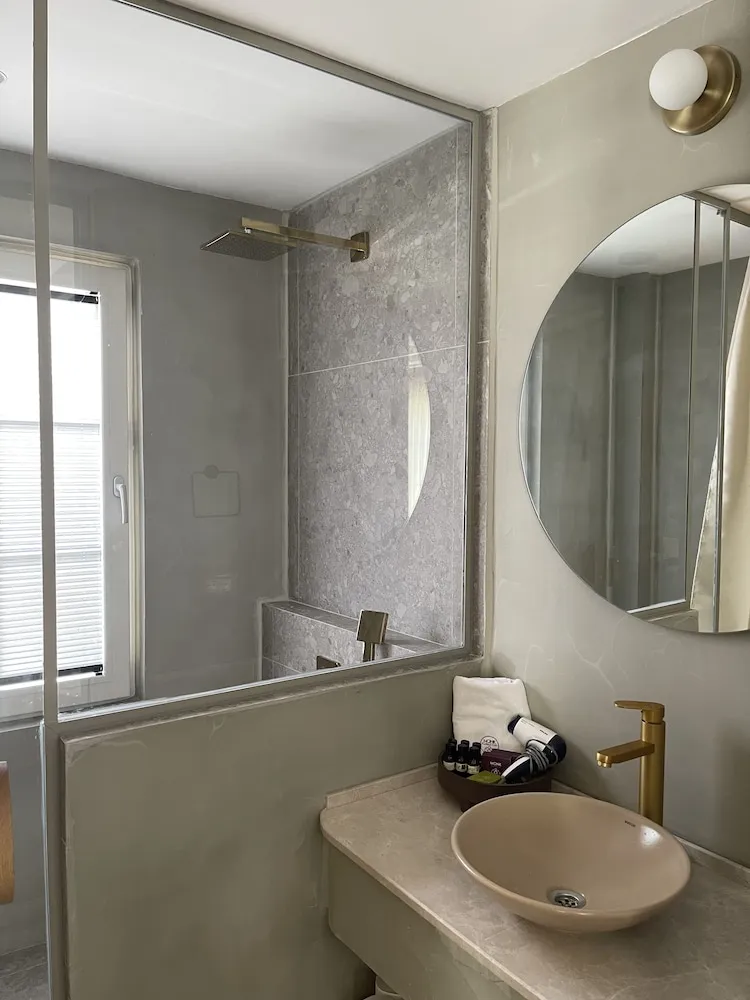 Superior Tek Büyük veya İki Ayrı Yataklı Oda