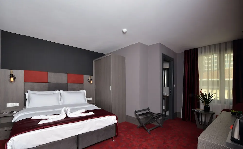 Deluxe Tek Büyük Yataklı Oda