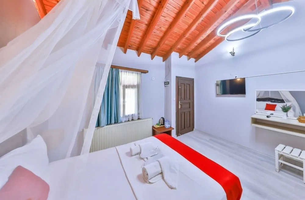 Standard Room with Pool and River View