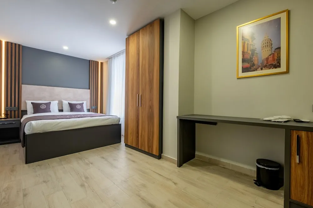 Deluxe Tek Büyük Yataklı Oda