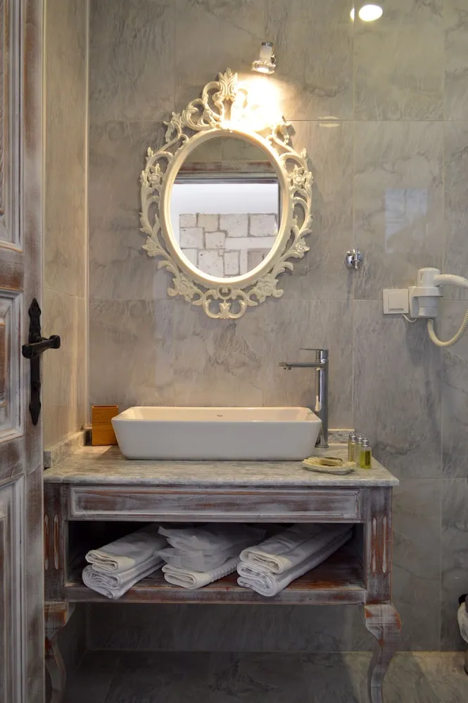 Oda, Havuz Manzaralı