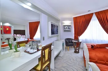 Marathon Hotel