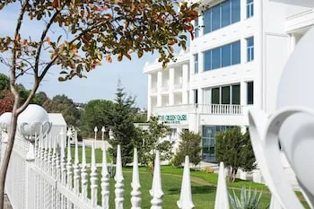 The Green Oasis Otel & Spa