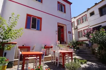 Alaybey Ada Evi