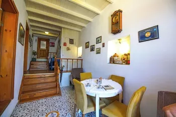 Alaybey Ada Evi