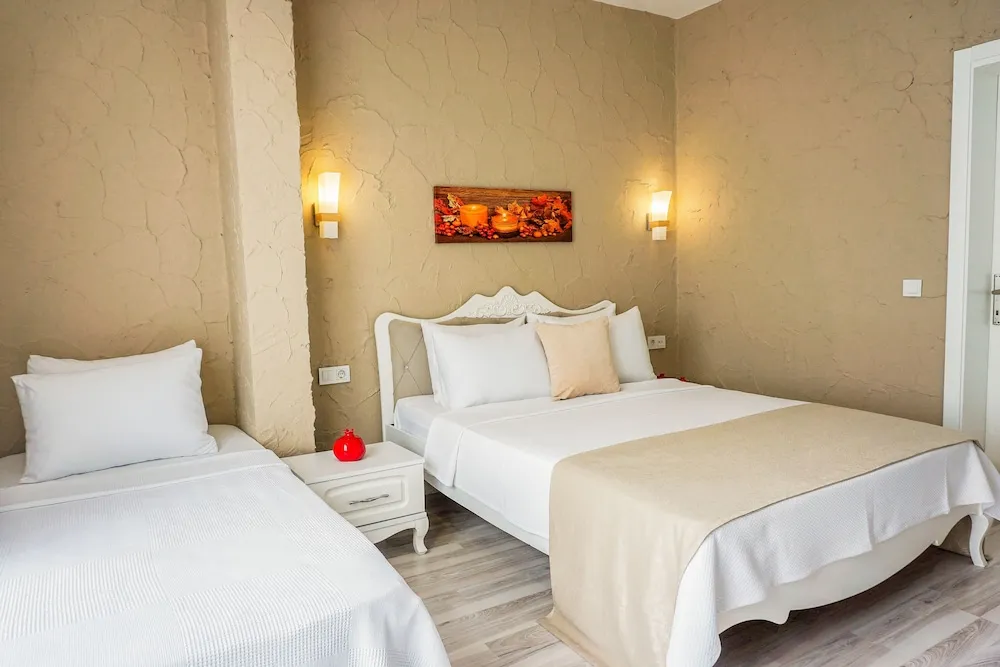 Family Üç Kişilik Oda