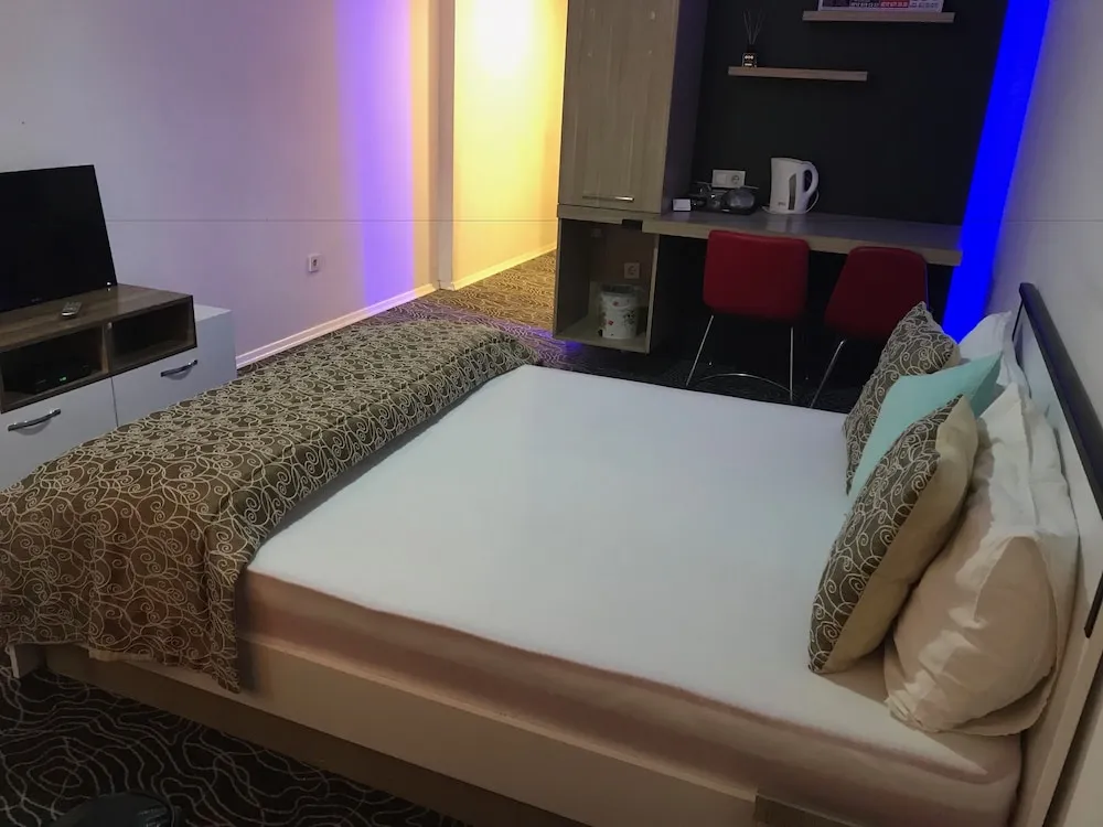 Comfort Stüdyo, Engellilere Uygun, Sigara İçilebilir