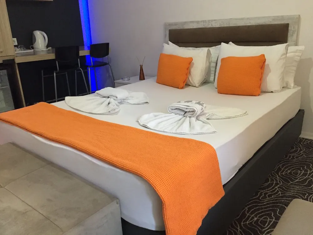 Comfort Stüdyo, Engellilere Uygun, Sigara İçilebilir