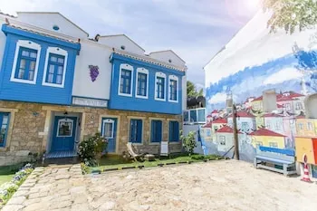 Ayapetro Hotel