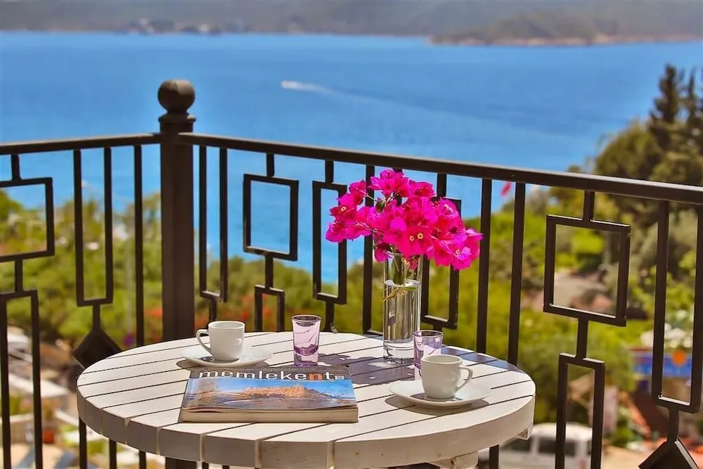 Deluxe Tek Büyük Yataklı Oda, Balkon, Deniz Manzaralı