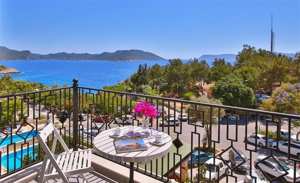 Deluxe Tek Büyük Yataklı Oda, Balkon, Deniz Manzaralı
