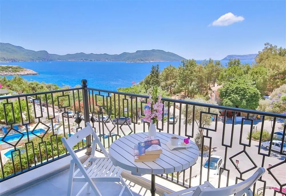 Deluxe Tek Büyük Yataklı Oda, Balkon, Deniz Manzaralı