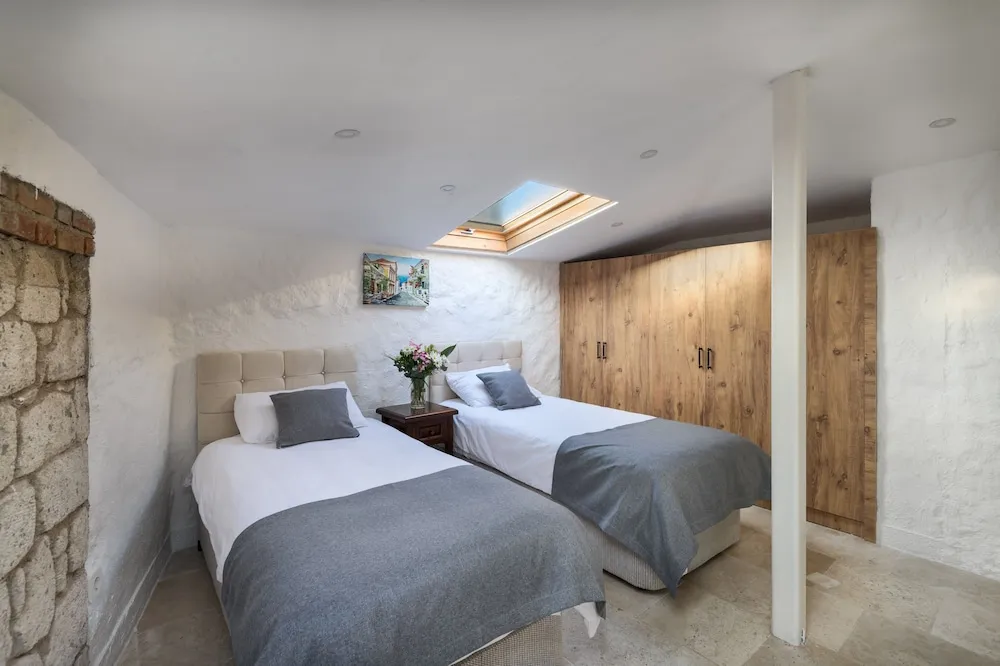 Sky Penthouse