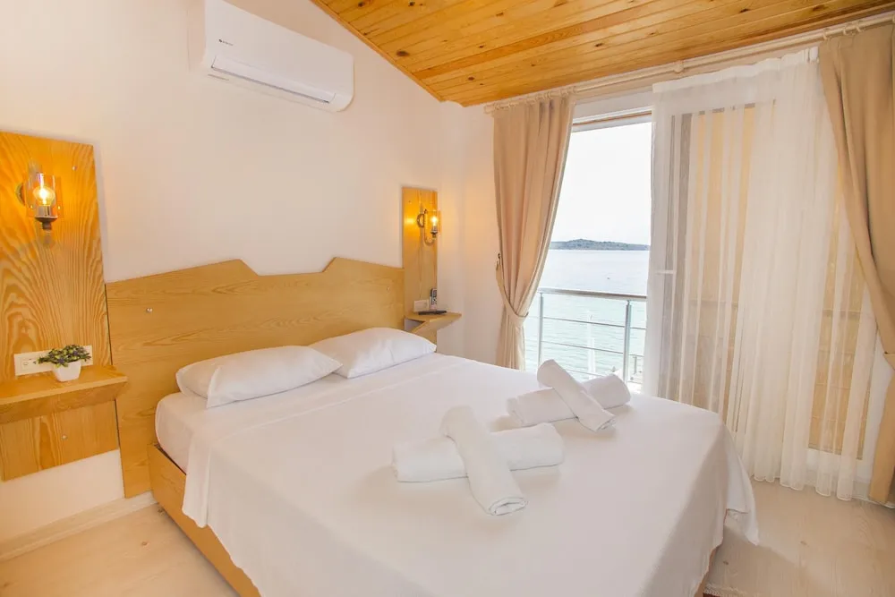 Romantic Tek Büyük Yataklı Oda