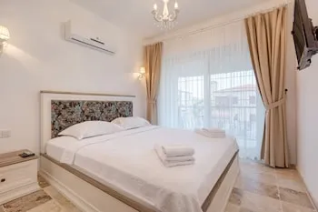 Alaroof Hotel (+15)