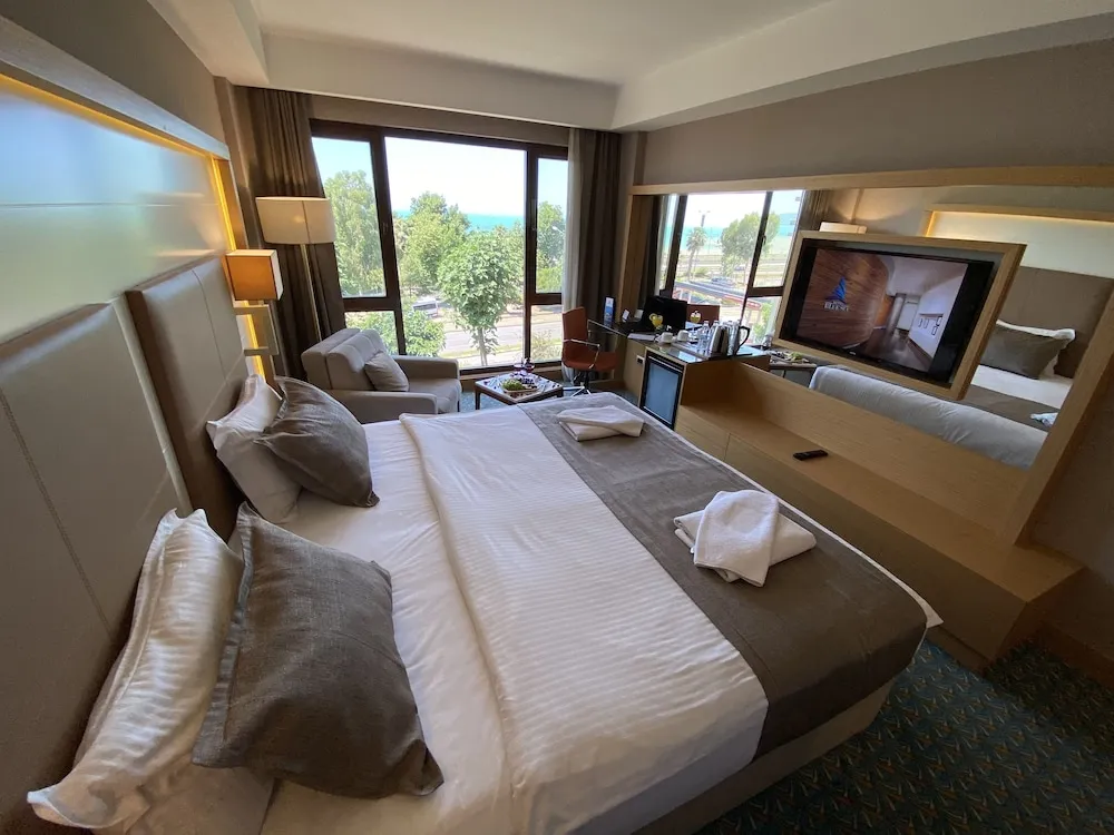 Deluxe Tek Büyük Yataklı Oda, Deniz Manzaralı