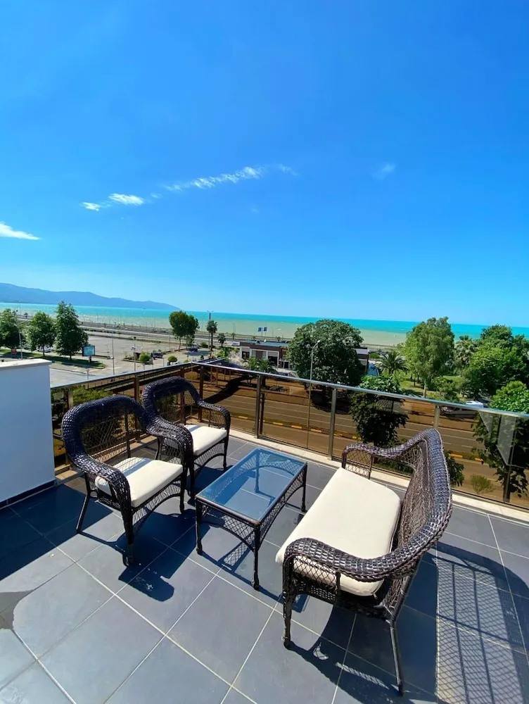 Tek Büyük Yataklı Oda, Balkon, Deniz Manzaralı