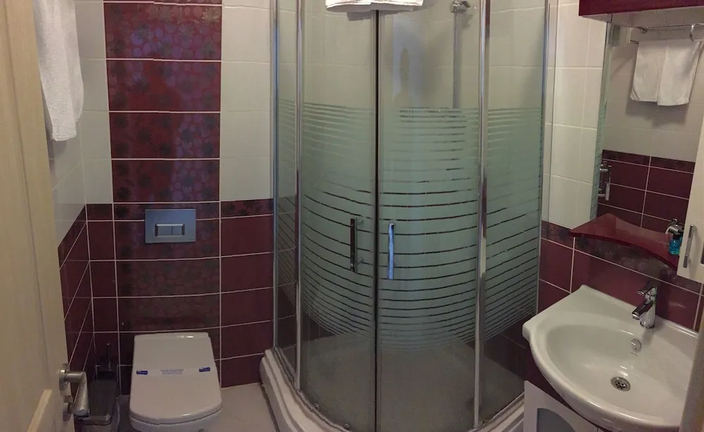 Standard Tek Büyük Yataklı Oda