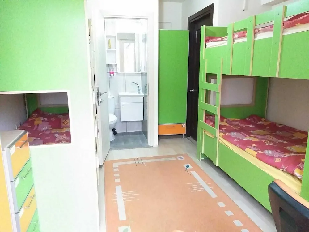 Economy Dört Kişilik Oda, Karma Ranzalı Oda