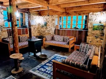 Demircioglu Pokut Dag Evi