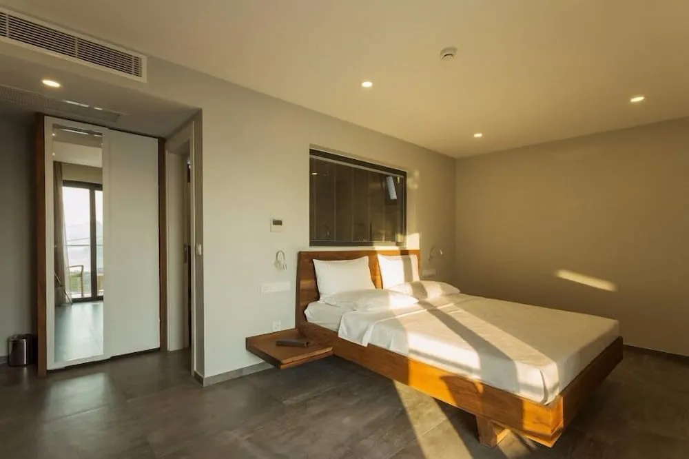 Deluxe Tek Büyük Yataklı Oda, Deniz Manzaralı