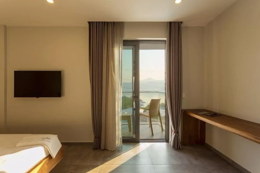 Deluxe Tek Büyük Yataklı Oda, Deniz Manzaralı