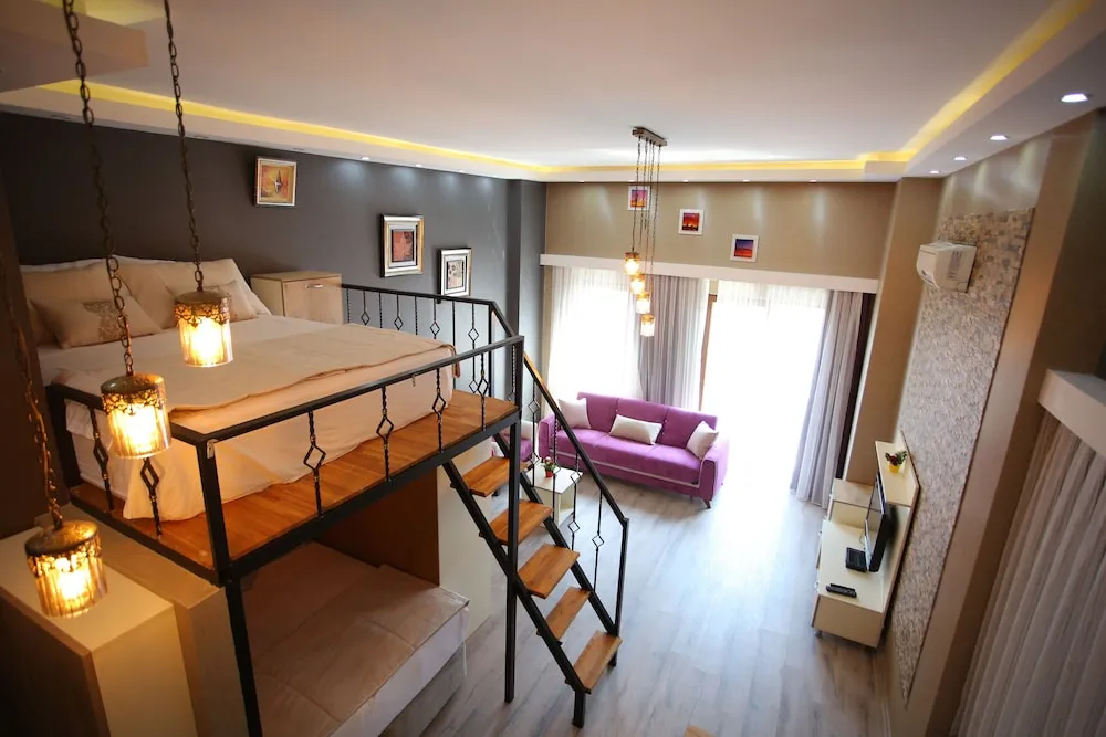 Classic Oda, 2 Büyük (Queen) Boy Yatak