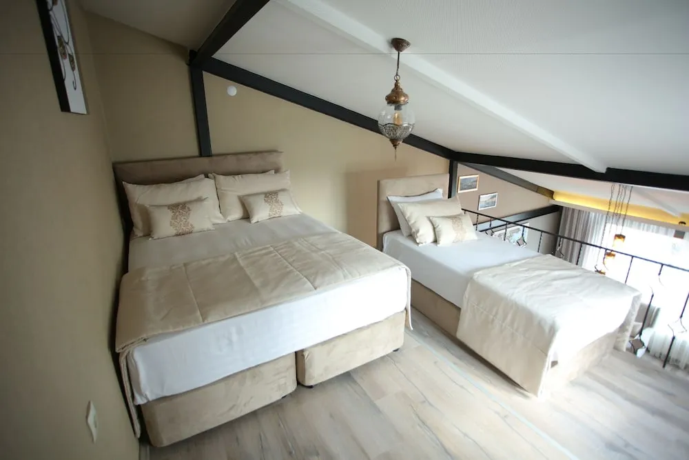 City Çatı Katı (Loft), 2 Büyük (Queen) Boy Yatak