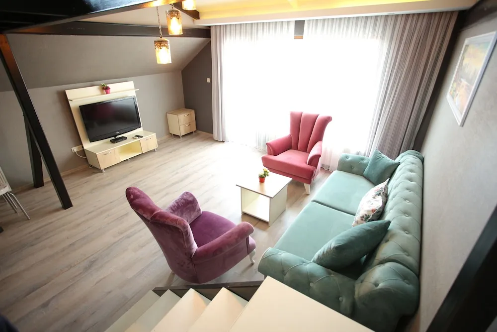 City Çatı Katı (Loft), 2 Büyük (Queen) Boy Yatak