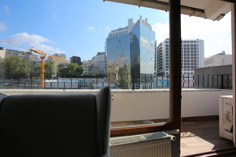 City Çatı Katı (Loft), 2 Büyük (Queen) Boy Yatak