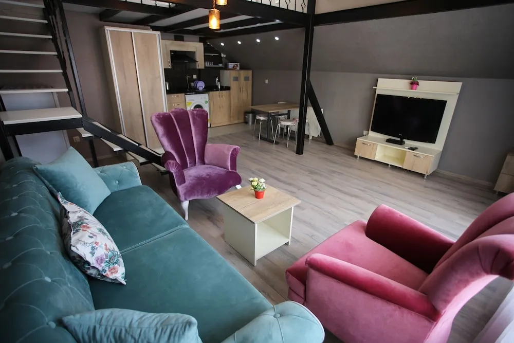 City Çatı Katı (Loft), 2 Büyük (Queen) Boy Yatak