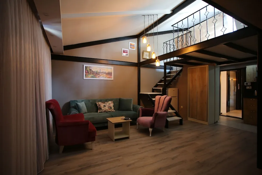 City Çatı Katı (Loft), 2 Büyük (Queen) Boy Yatak