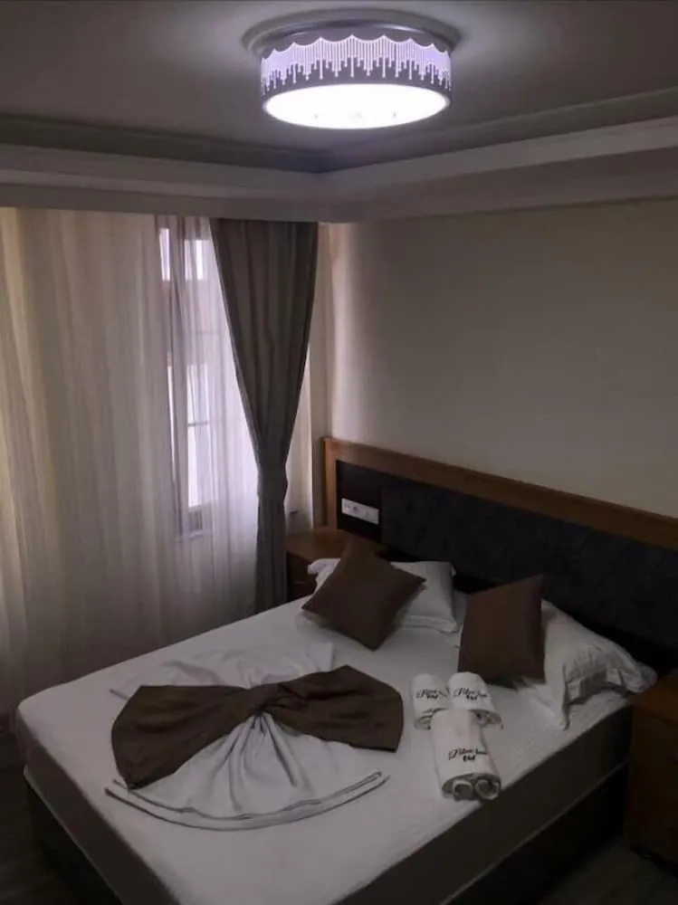 Dört Kişilik Oda, Deniz Manzaralı