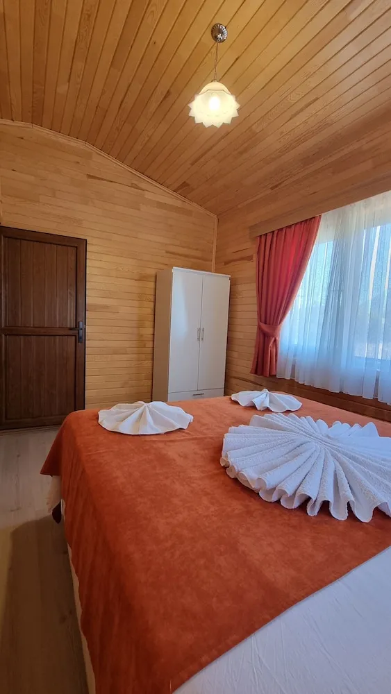 Superior Bungalov, 1 Yatak Odası, Küçük Mutfak, Bahçeli