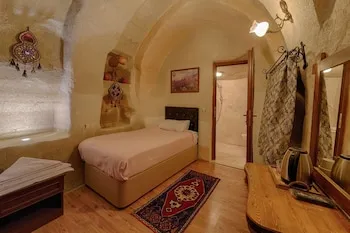 Avlu Cave House