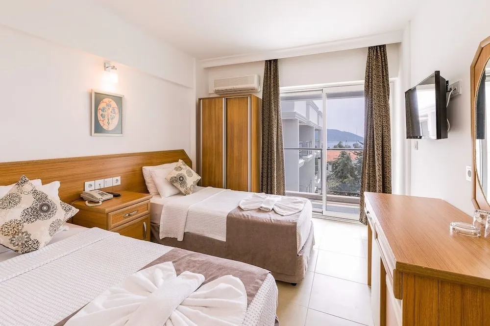 Standard Tek Büyük veya İki Ayrı Yataklı Oda, Bahçe Manzaralı