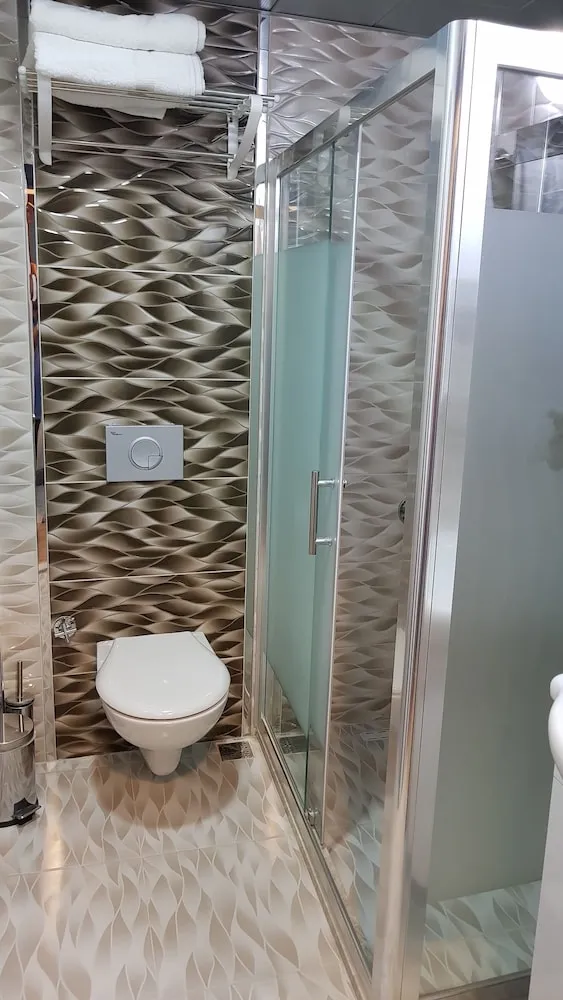 Tek Büyük veya İki Ayrı Yataklı Oda, Şehir Manzaralı