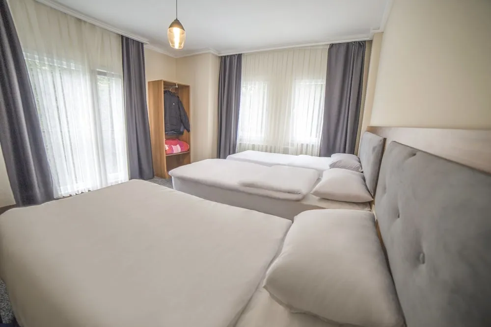 Deluxe Üç Kişilik Oda, 1 Yatak Odası, Dağ Manzaralı, Köşe