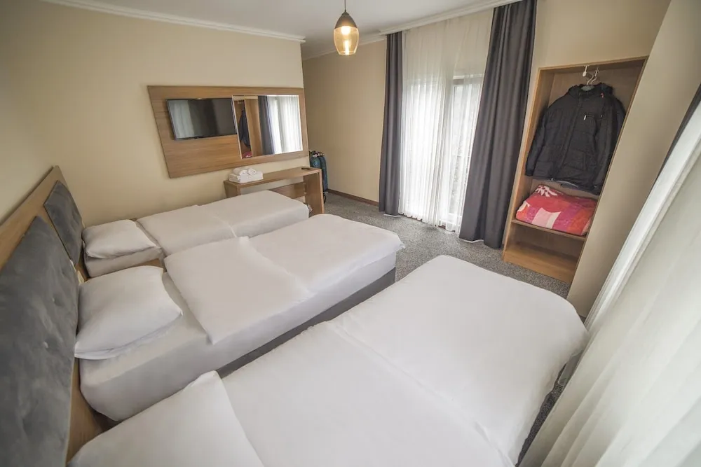 Deluxe Üç Kişilik Oda, 1 Yatak Odası, Dağ Manzaralı, Köşe