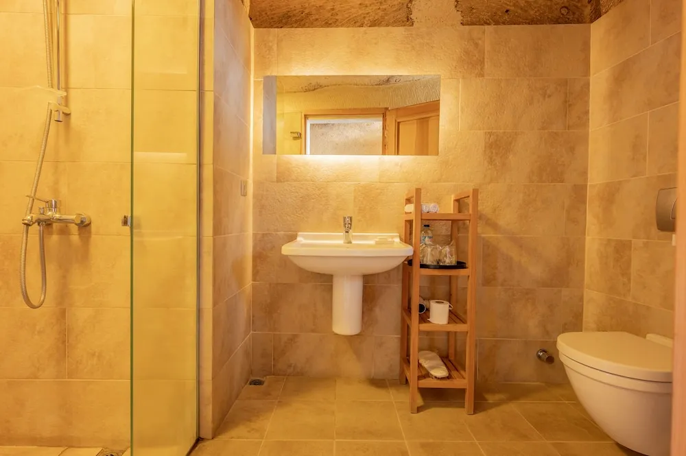 Deluxe Tek Büyük Yataklı Oda (Cave)