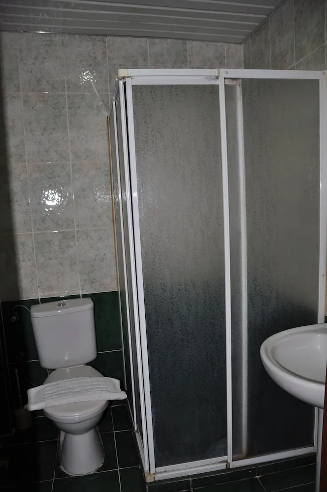 Üç Kişilik Oda