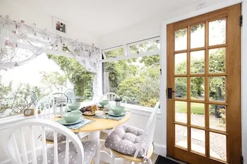 JOIVY The Nest- Cosy Holiday Cottage